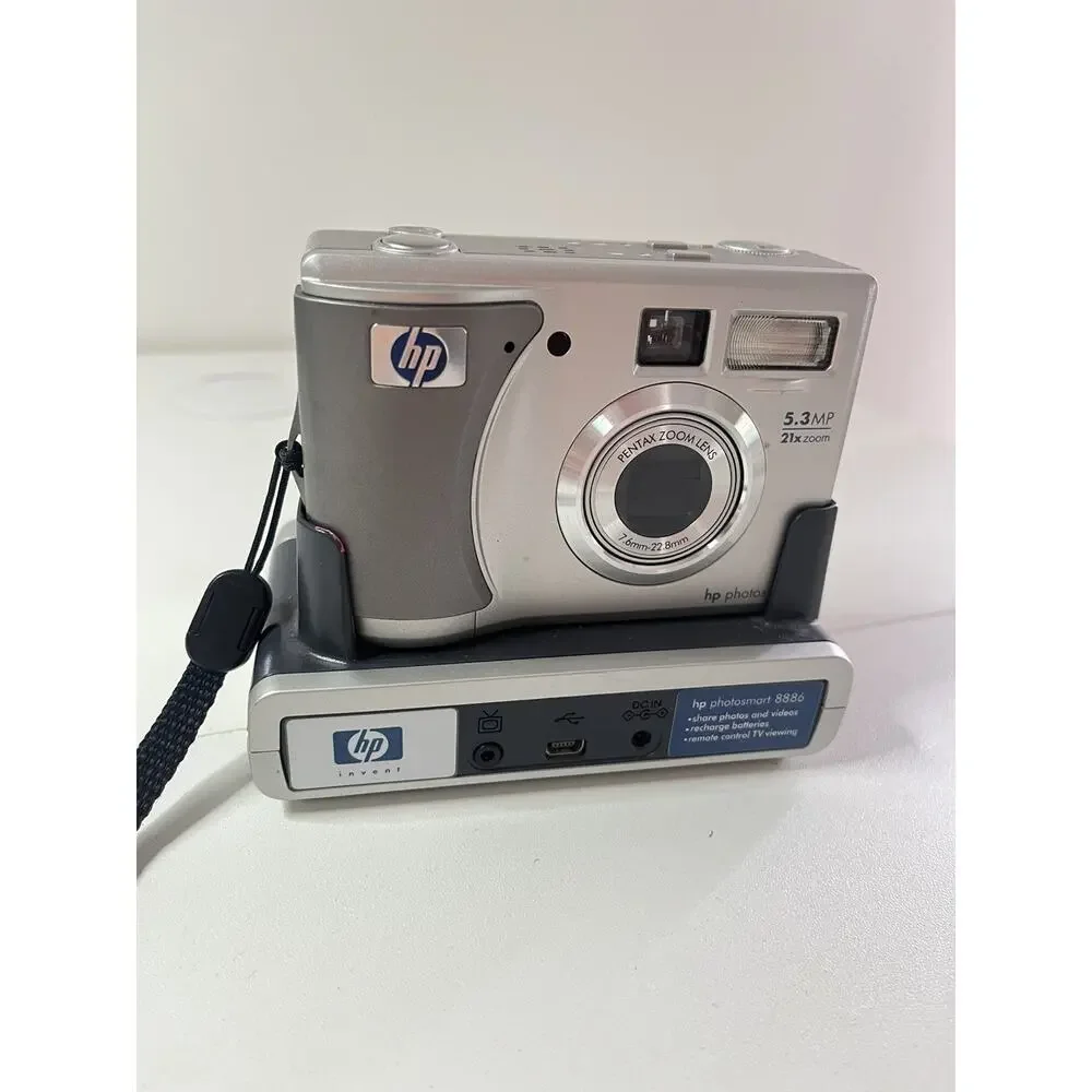 HP Photosmart 8886 Camera 5.3MP 21x Zoom Tested Docking Station Strap
